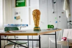 LEGO EDITIONS TROFEUL OFICIAL AL CUPEI MONDIALE FIFA 43020 - imagine 17