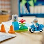 LEGO DUPLO MOTOCICLETA ALBASTRA DE POLITIE 10471 - imagine 9