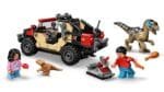 LEGO JURASSIC WORLD RENASTEREA EVADARE OFF-ROAD DIN CALEA UNUI VELOCIRAPTOR 76972 - imagine 9